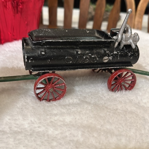 Vintage cast iron CASE set - Picture 2 of 12